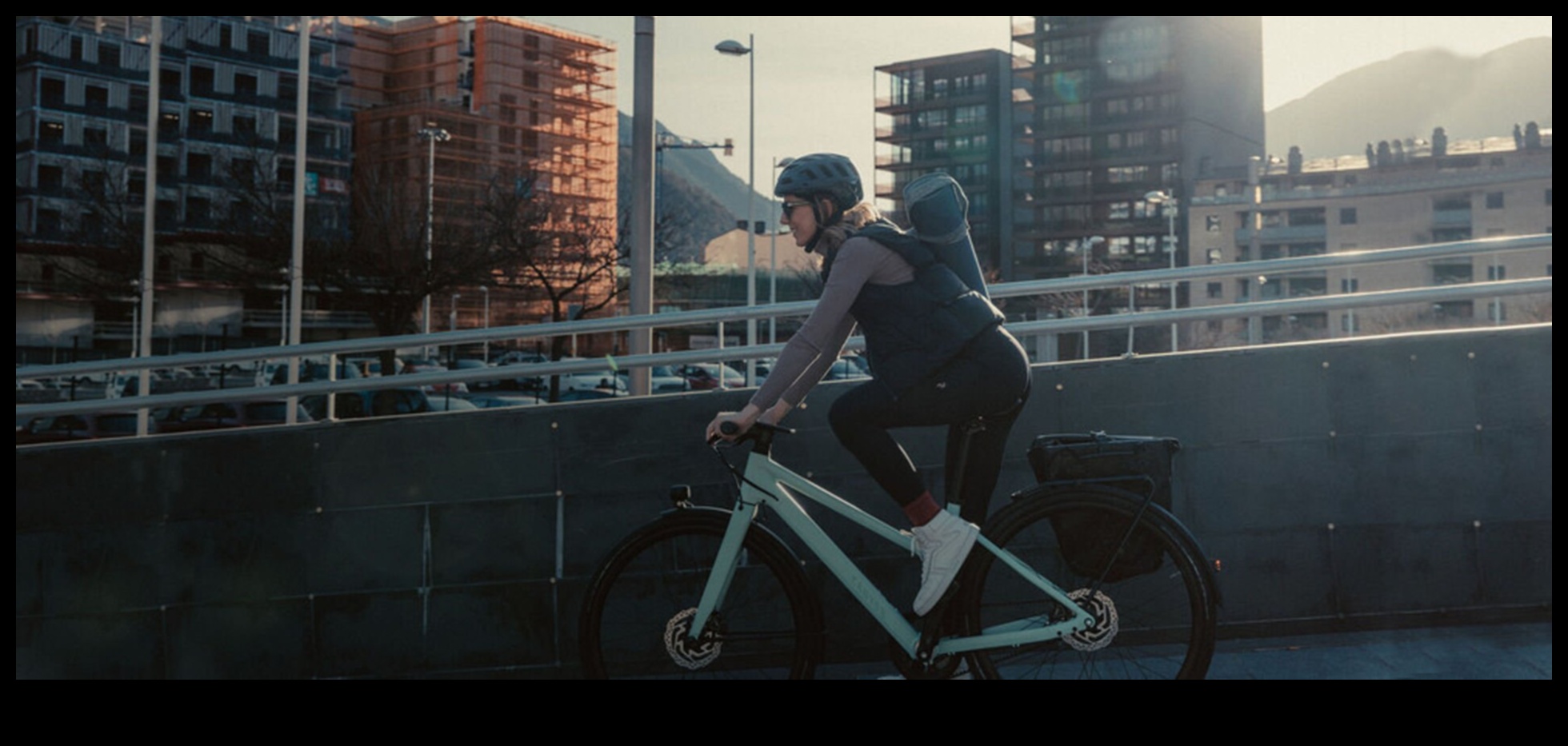 City Cruisers Hybrids ως κομψοί και βιώσιμοι συνεργάτες αστικών μετακινήσεων 2 City Cruisers: Hybrids as Stylish Urban Commuting Partners