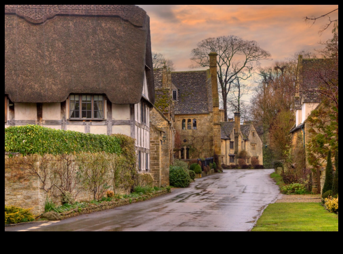 Γραφική γοητεία: Εξερευνημένη θέα στο χωριό και την πόλη