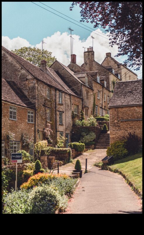 Γραφική γοητεία: Εξερευνημένη θέα στο χωριό και την πόλη