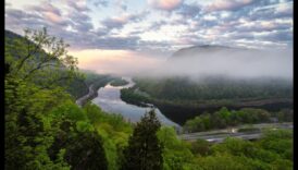 Scenic River Views Ένας κινητήρια δύναμη για τα καλύτερα ζητήματα 3 Ρέοντα νερά: Εξερευνώντας τη θέα στο ποτάμι και τη λίμνη